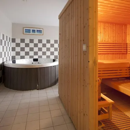 Hotel apartamentowy Mariale By Popinns